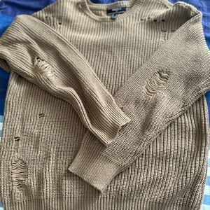 Pre-owned men’s Tan sweater.